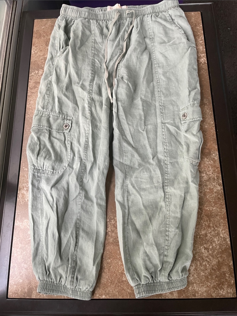 Bella Dahl Cropped Cargo Jogger Pants - Sage Green, Medium